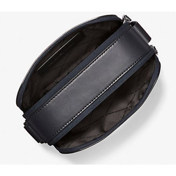 Michael Kors Cooper Signature Camera Bag NWT - Picture 2 of 4